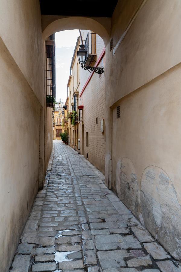 Bonito Callejon En La Juderia By Thegoodtourist Seville Luaran gambar